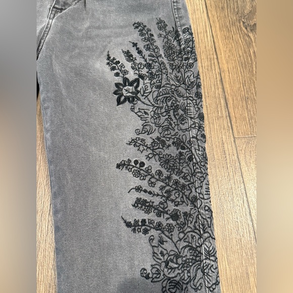 ‎Sold - Picture 6 of 8